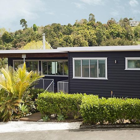 The Black Bach Russell Exterior photo